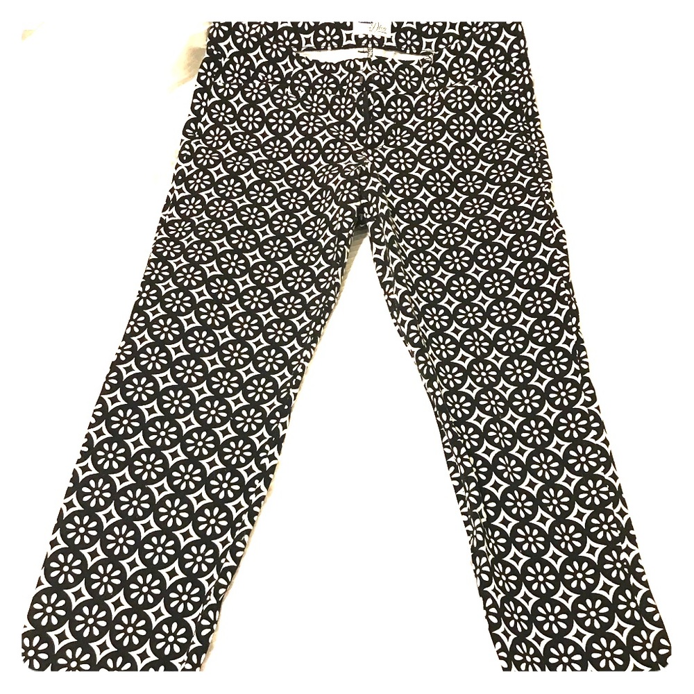 Black and White Floral Stretch Pants